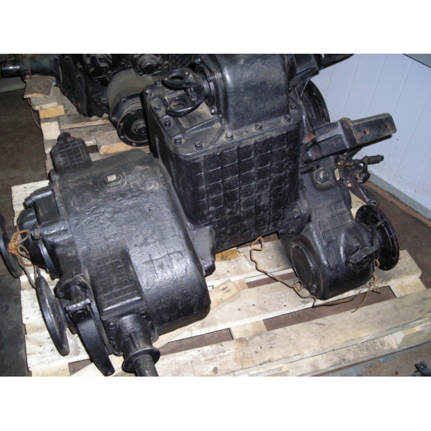 Коробка разд КРАЗ 255Б-1800020