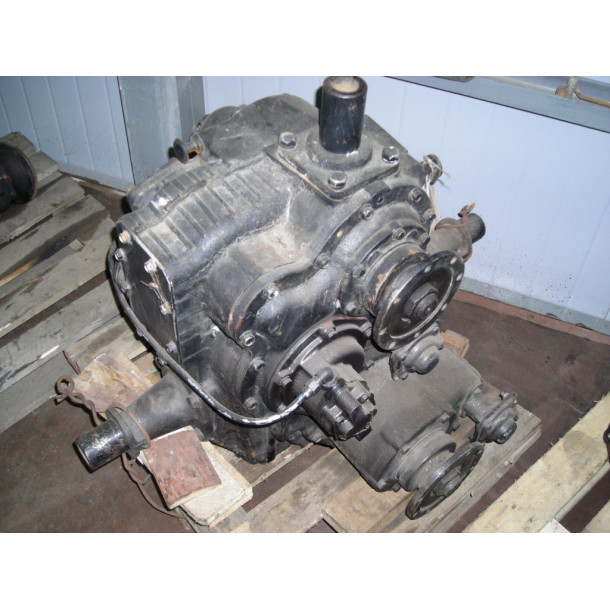 Коробка разд КРАЗ 260-1800020